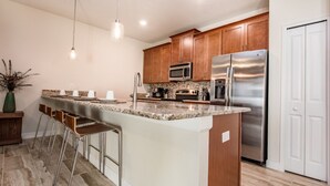 Maison mitoyenne, 4 chambres | Cuisine privée
