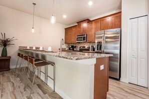 Townhome, 4 Bedrooms | Private kitchen