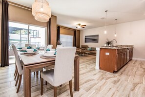 Townhome, 4 Bedrooms | In-room dining