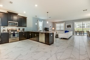 House, Multiple Beds | Private kitchen - Champions Gate Exec Villas- 1586sandb (Davenport)