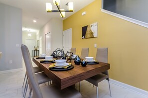 House, 5 Bedrooms | In-room dining - Champions Gate Exec Villas- 1603mvd (Davenport)