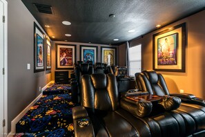 House, Multiple Beds | Theatre show