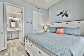 4 habitaciones, tabla de planchar con plancha, wifi y ropa de cama 