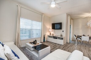 Townhome, 4 Bedrooms | Living area