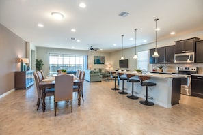 House, Multiple Beds | In-room dining