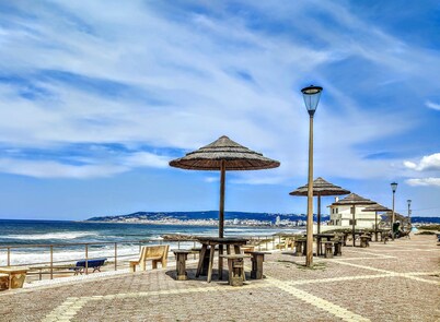 In the center of Portugal, in nature in a rustic house with garden and river