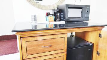 Deluxe Room, 2 Double Beds | Desk, free WiFi, bed sheets