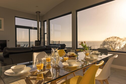 The Overlook -  a house that sleeps 6 guests  in 3 bedrooms