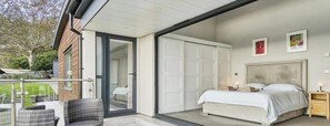 3 chambres, fer et planche à repasser, Wi-Fi, draps fournis