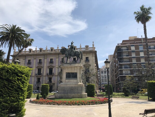 Nicht klassifiziertes Bild, 1 von 35, Schaltfläche