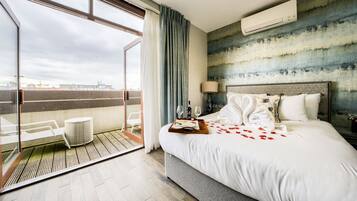 1 bedroom, Frette Italian sheets, premium bedding, Select Comfort beds