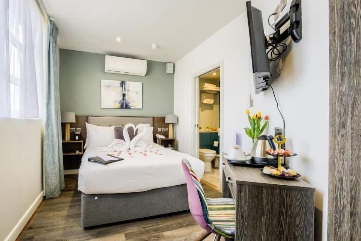 1 Schlafzimmer, italienische Bettbezüge von Frette