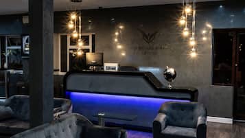 Coin salon dans le hall