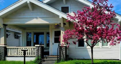 Charming Butte Bungalow Home, vuoristomaisemat, Hill top! 2 bdrm 2 kylpyhuonetta kotiin .....