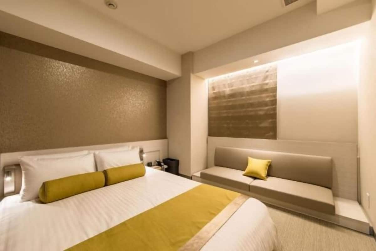 1 bedroom, premium bedding, soundproofing, free WiFi