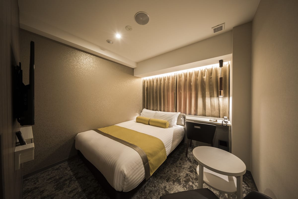 1 bedroom, premium bedding, soundproofing, free WiFi