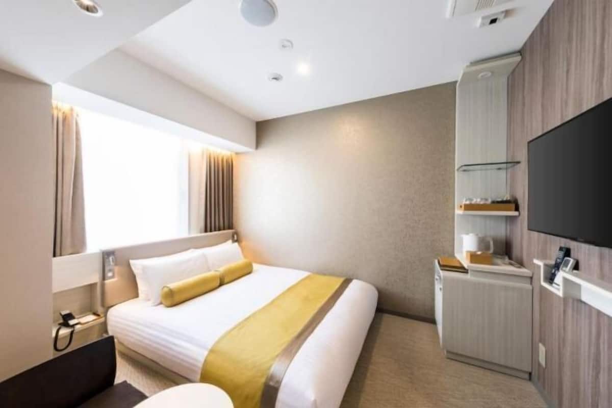 1 bedroom, premium bedding, soundproofing, free WiFi