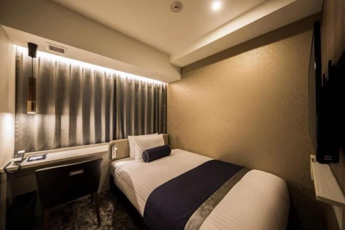 1 bedroom, premium bedding, soundproofing, free WiFi