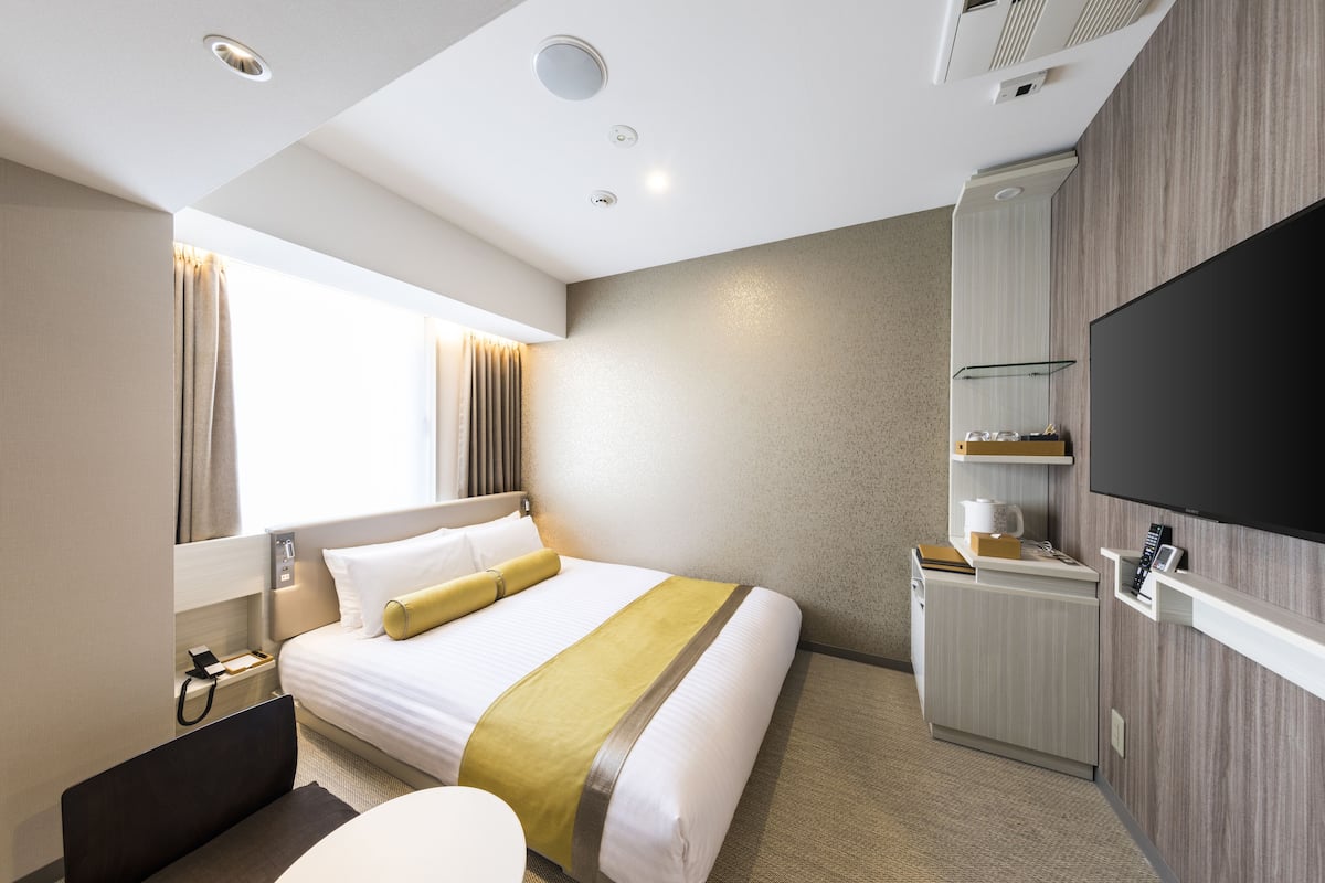 1 bedroom, premium bedding, soundproofing, free WiFi