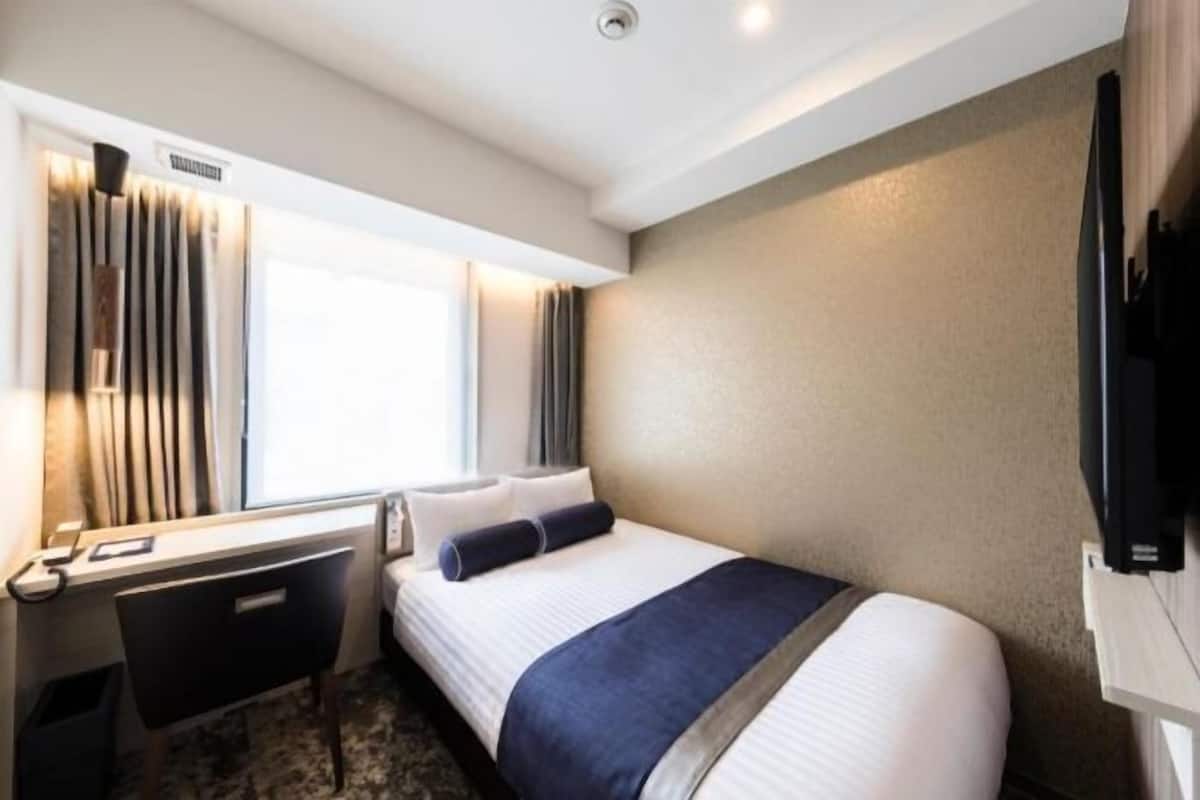 1 bedroom, premium bedding, soundproofing, free WiFi