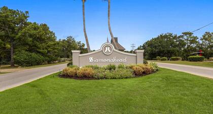Golfer's Getaway! Modern Diamondhead Condo