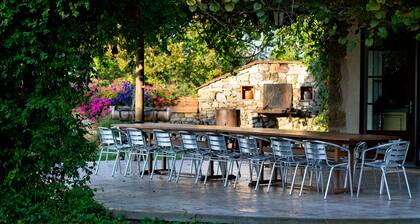 Remarkable spacious gite, swimming pool, terrace, Dordogne valley in the Lot