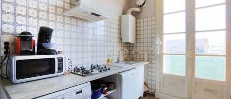 Fridge, microwave, coffee/tea maker