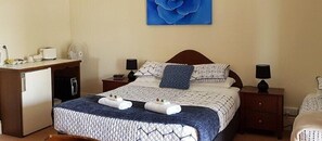 Rum - 1 queensize-säng - havsutsikt | Strykjärn/strykbräda, gratis wi-fi och sängkläder