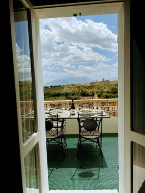 Outdoor dining - Charming house in the historic heart of Loreto Aprutino (Loreto Aprutino)