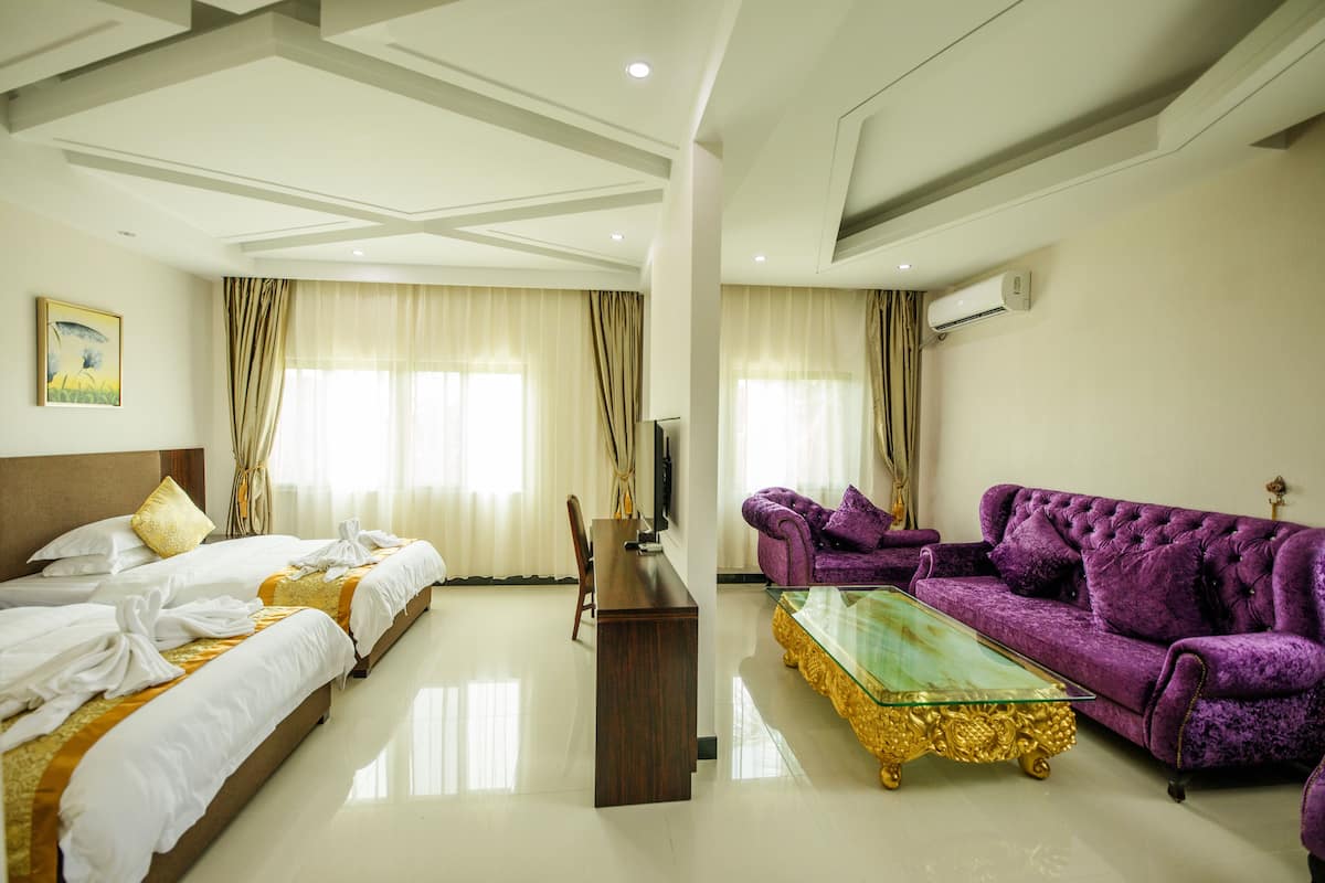 1 bedroom, pillow-top beds, in-room safe, desk
