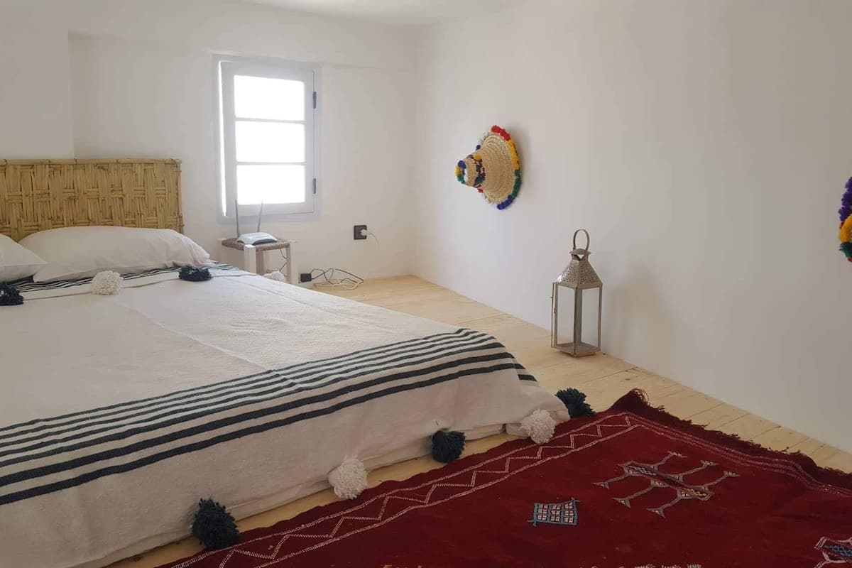 Traditionele studio | Een bureau, een strijkplank/strijkijzer, gratis wifi, beddengoed