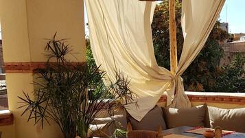 Design Apartment, 2 Bedrooms | Terrace/patio