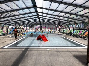 Piscine couverte, piscine extérieure