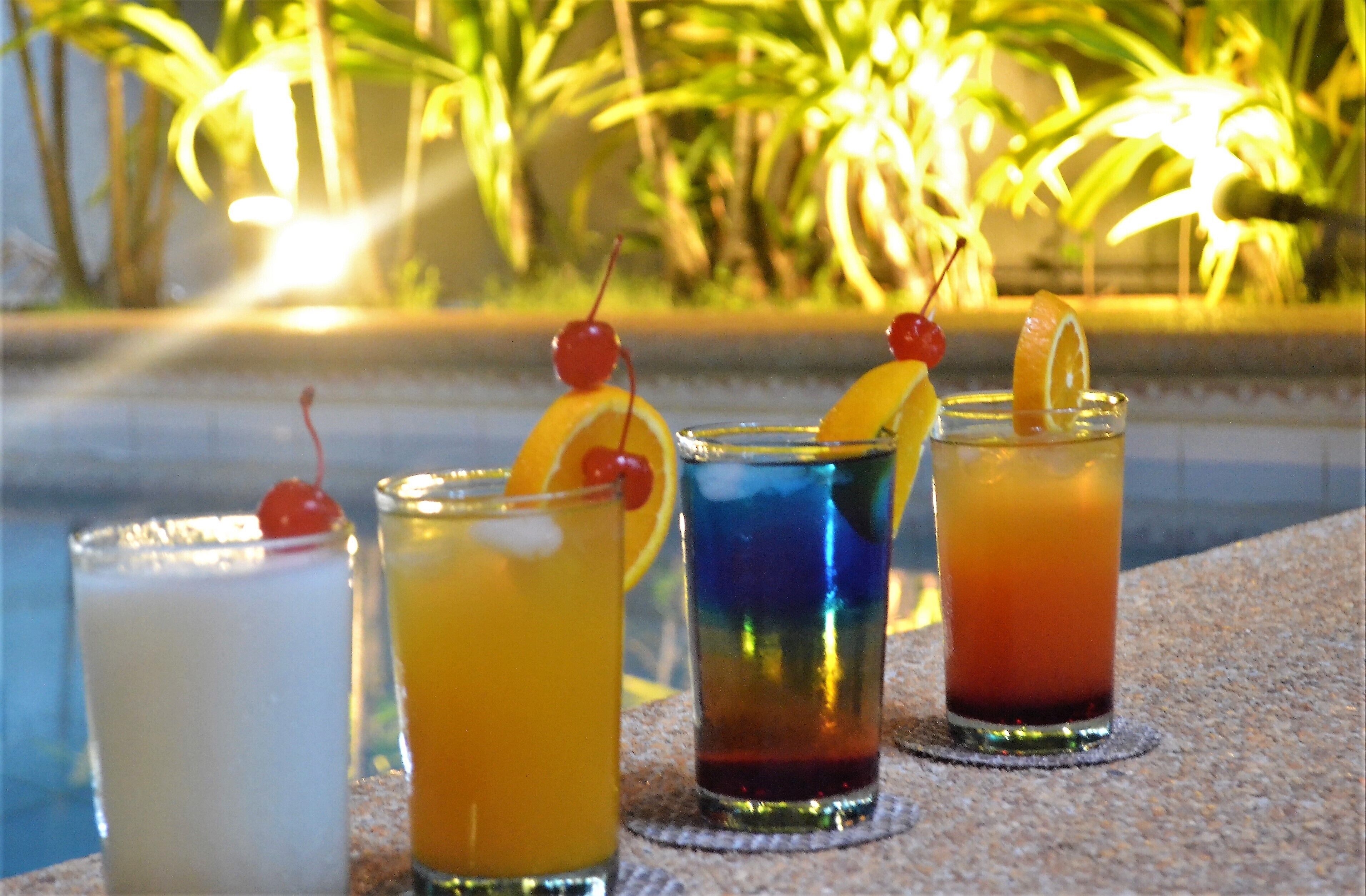 Outdoor pool, lifeguards on site