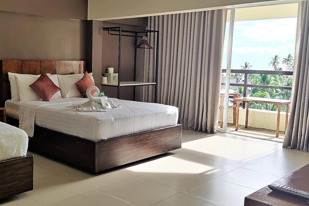 1 bedroom, premium bedding, minibar, in-room safe