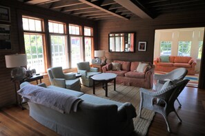 Smart TV, fireplace, DVD player, books