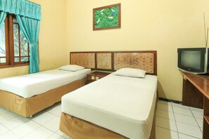 Habitación estándar con 2 camas individuales | Escritorio y wifi gratis