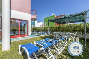 Outdoor dining - Villa with private pool, garden, terrace and sea views (Albufeira)