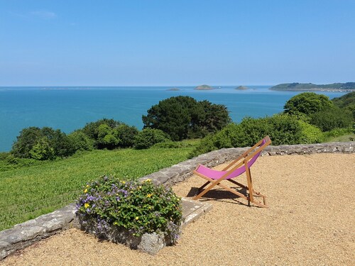 Einzigartiges Steinhaus mit spektakulärem 180º Meerblick auf der Klippe 