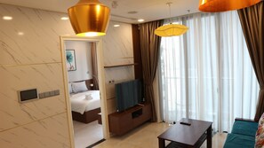 Deluxe-Apartment, 2 Schlafzimmer | Schreibtisch, Verdunkelungsvorhänge, Bügeleisen/Bügelbrett