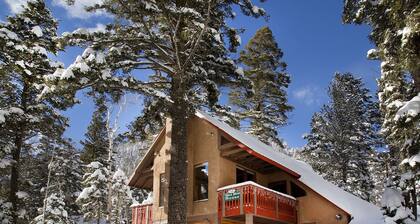 Large Family Home in Taos Ski Valley - 5 Minutes to the Resort