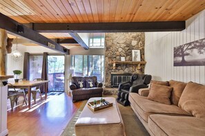 Smart TV, fireplace, offices, computer monitors