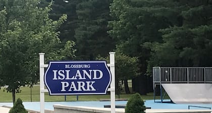 Quiet Schöne Hütte im Wald