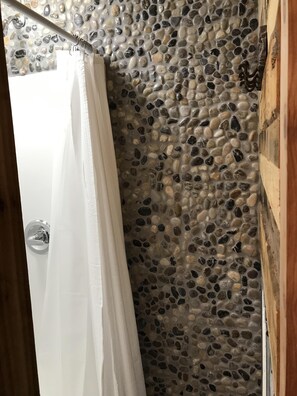 Dusche, Handtücher, Seife, Shampoo