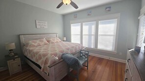 3 Schlafzimmer, Betten mit Memory-Foam-Matratzen, kostenloses Internet