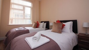 Unclassified image, 4 of 21, button - Above Bar Apartment 3 (Southampton)