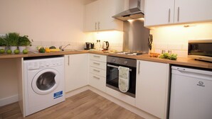 Unclassified image, 2 of 21, button - Above Bar Apartment 3 (Southampton)