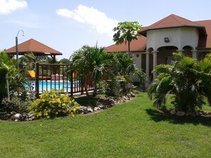 Piscine extérieure