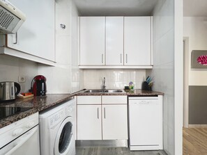 Fridge, microwave, oven, dishwasher