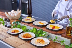 Daily buffet breakfast for a fee